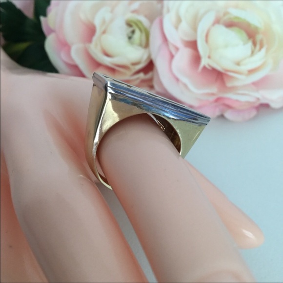 14k UNIQUE FLOWER RING - Picture 3 of 8